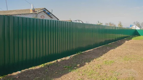 Заборы из сетки-рабицы, профлиста, евроштакетника.